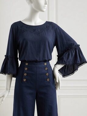 Lauren’s Ralph Lauren Embroidered Bell Sleeve Cotton / Modal Knit Blouse Sz M